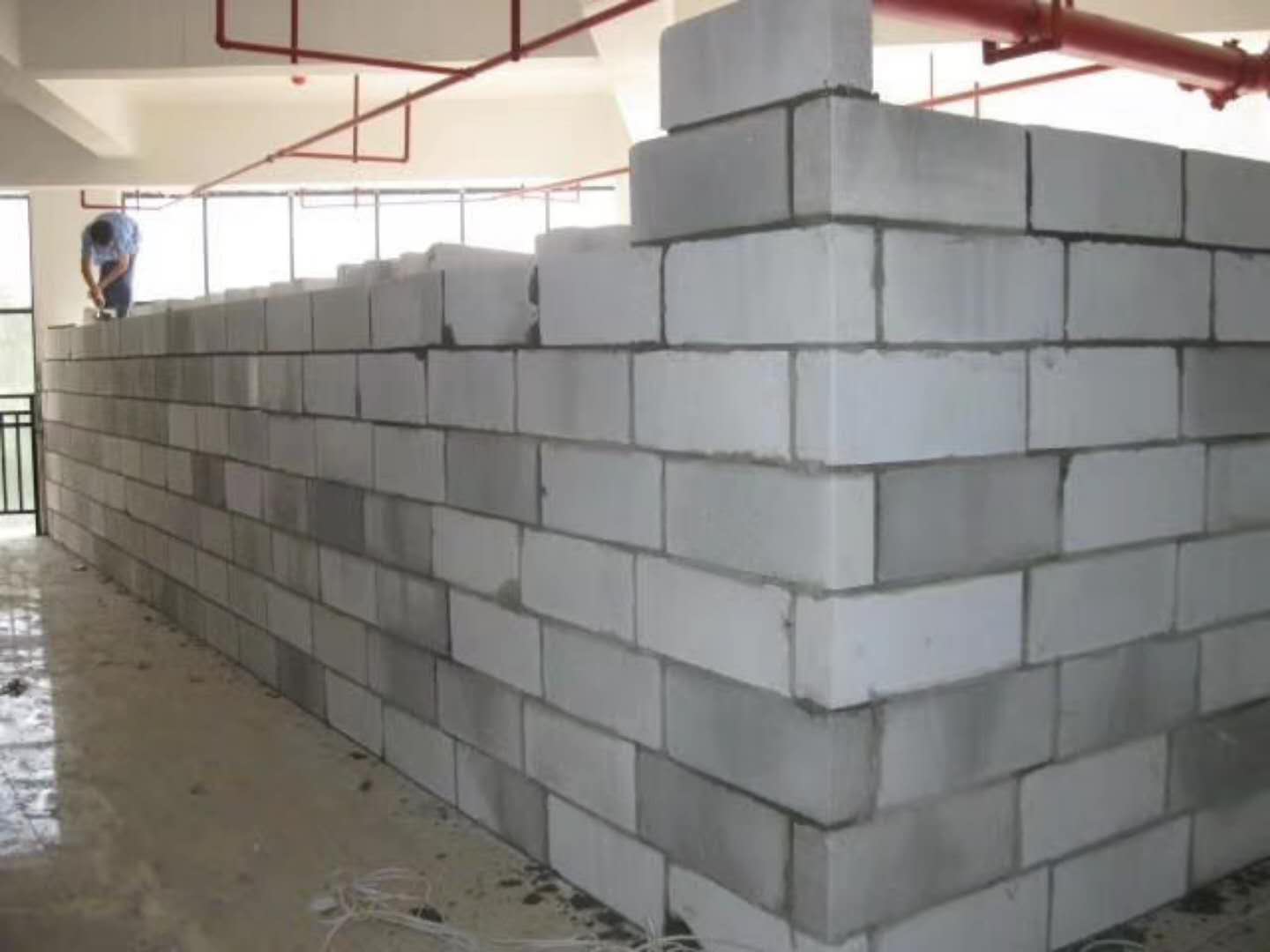 白云蒸压加气混凝土砌块承重墙静力和抗震性能的研究